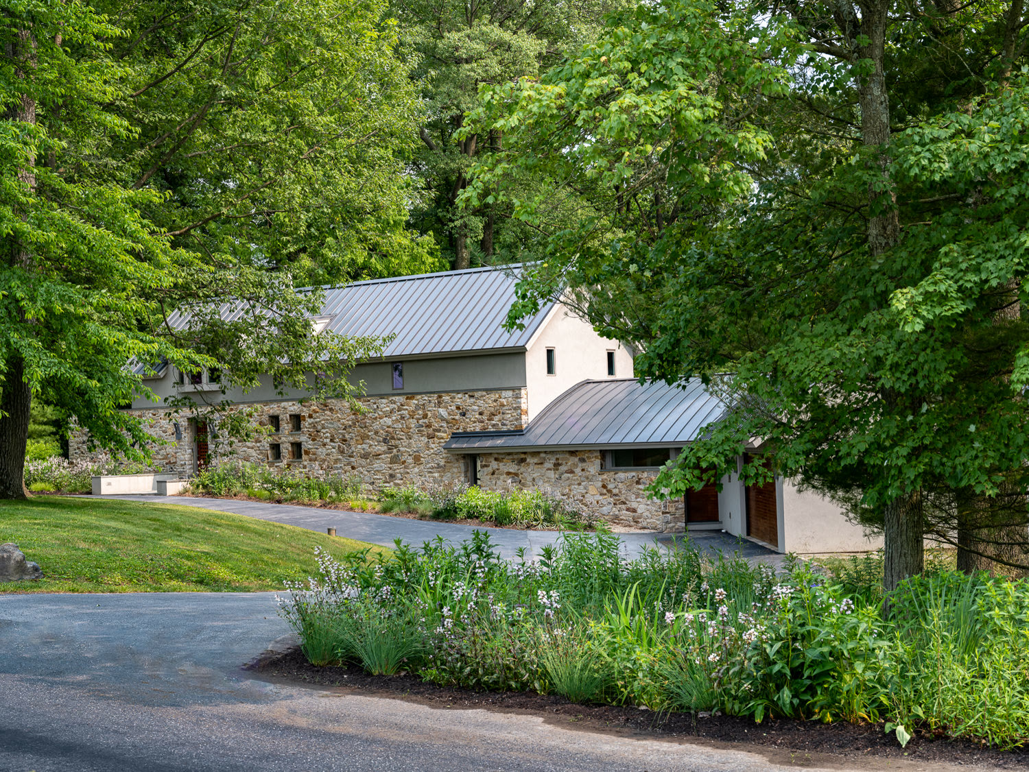 Contemporary Farmhouse — Meadow Edge