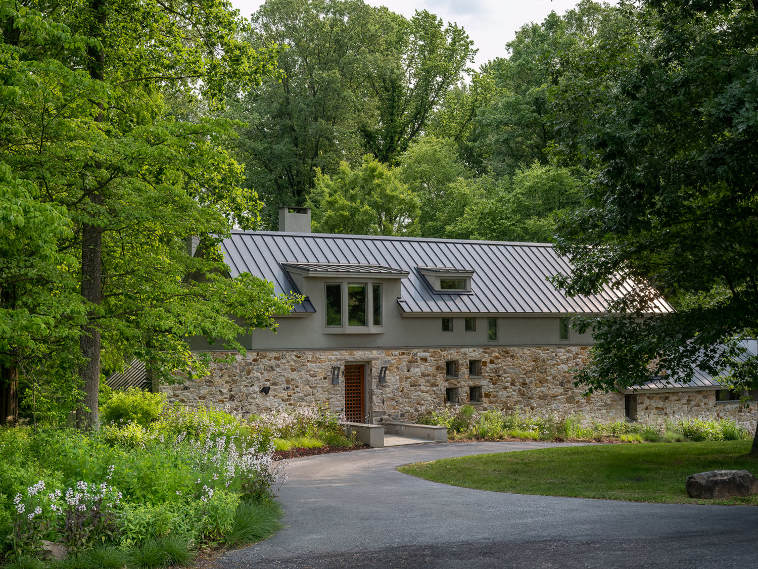 Contemporary Farmhouse — Meadow Edge