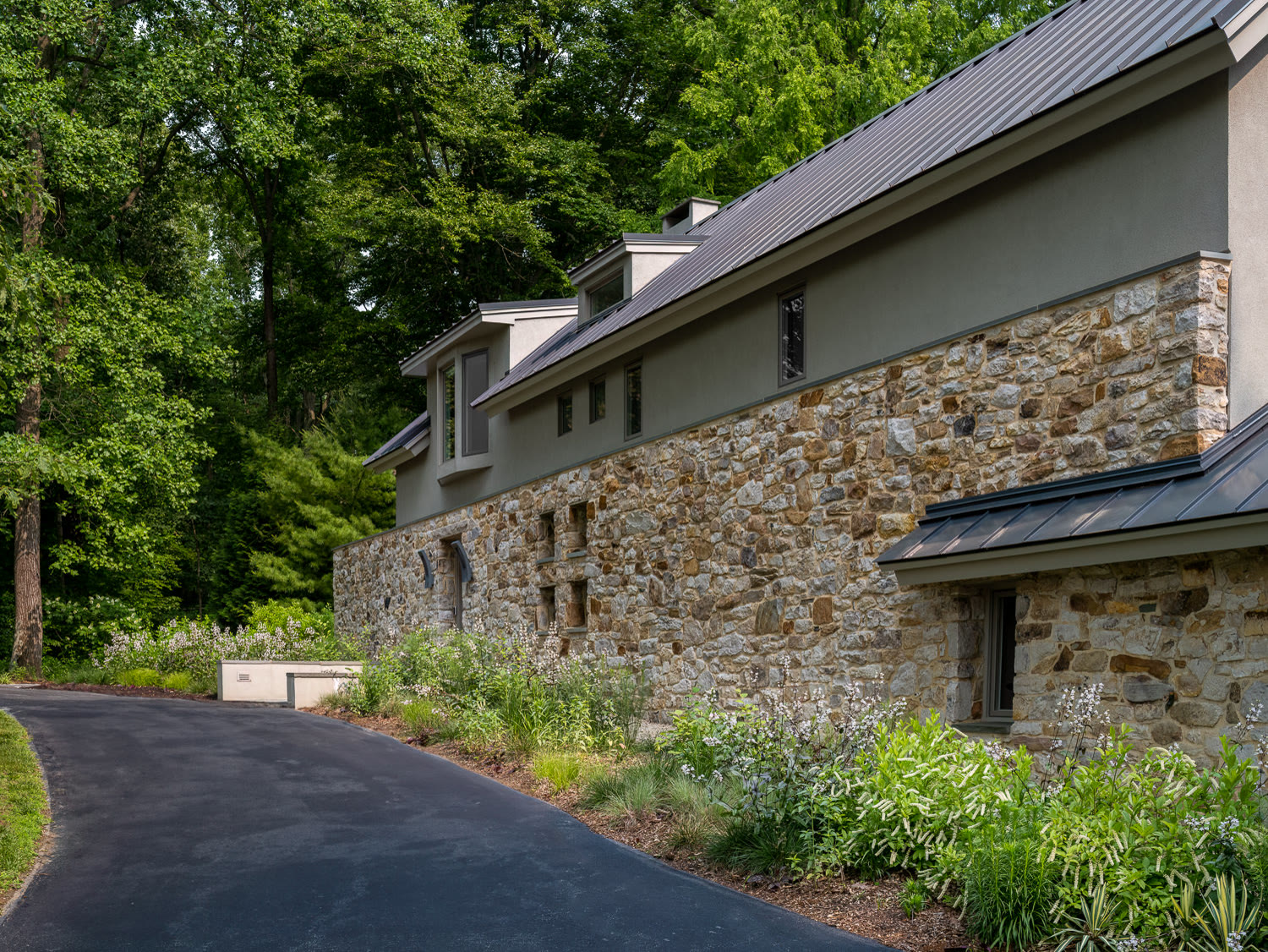 Contemporary Farmhouse — Meadow Edge
